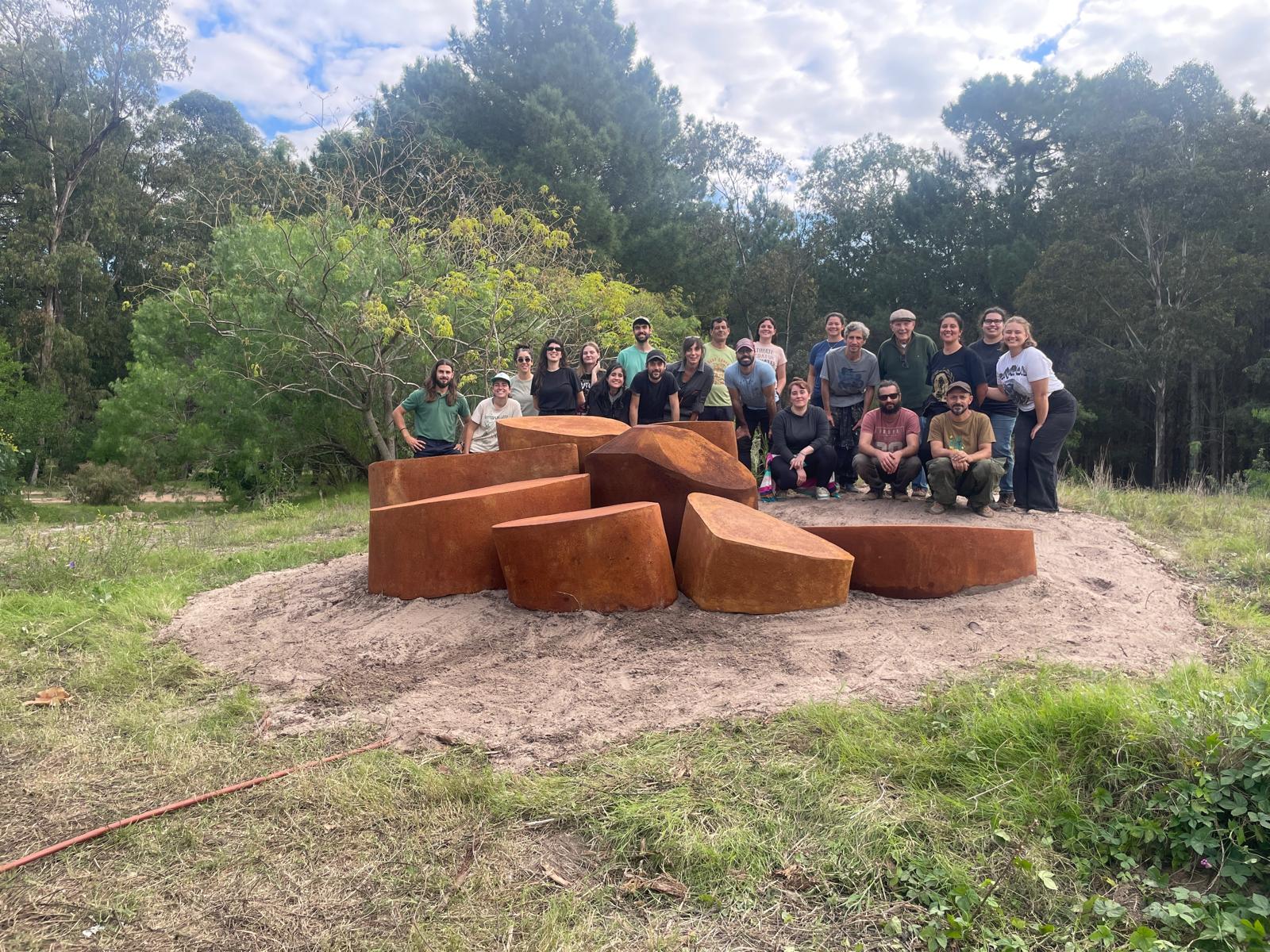 Facultad de Artes participa en el proyecto MARGARITA, un homenaje escultórico en el Sendero de la Memoria