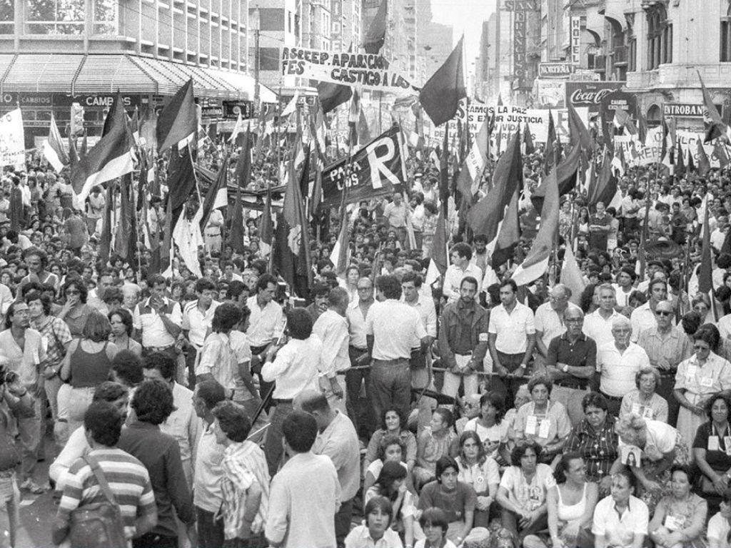 01 al 11/07 – Exposición «A 40 años de 1985. La democracia como utopía»