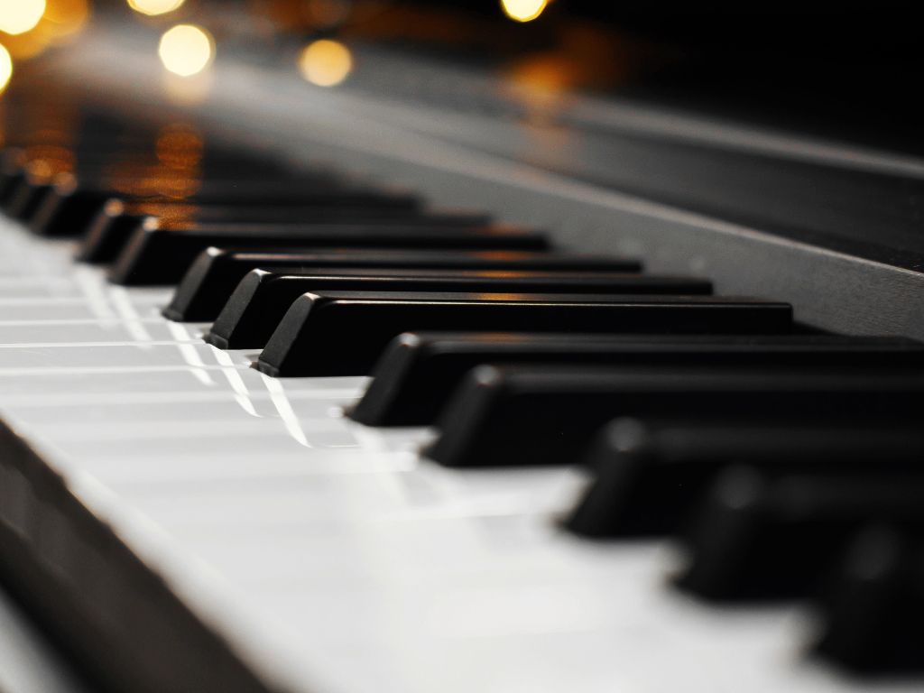 Fotografía plano cerrado de un teclado de piano