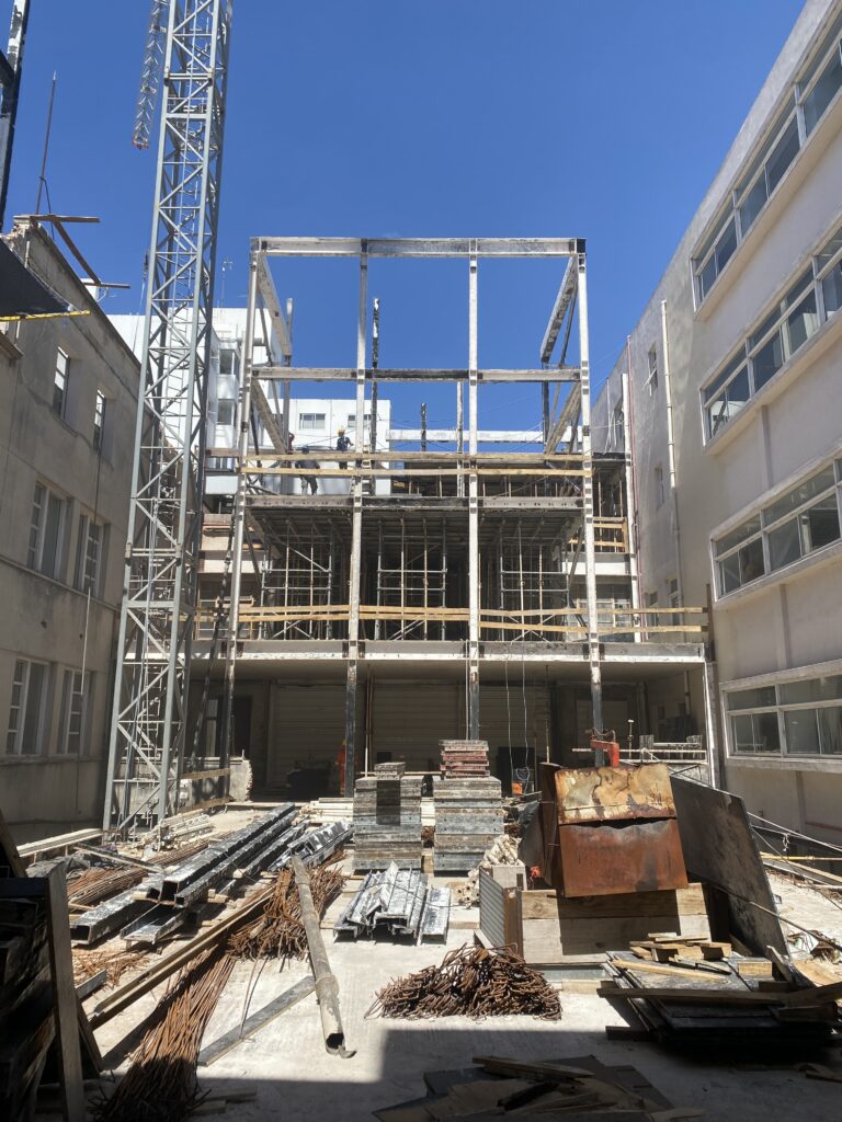 Fotografía del proceso de la obra: patio C