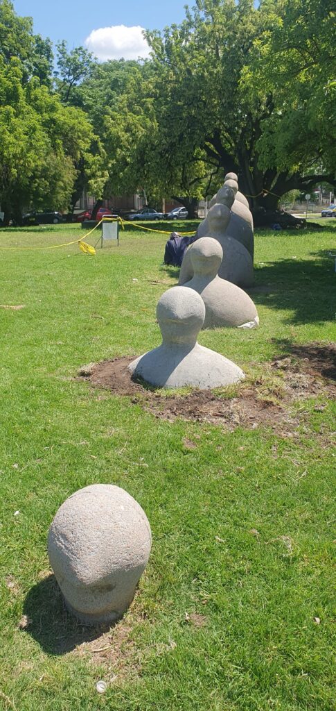 Fotografía del equipo trabajando en el emplazamiento de la obra