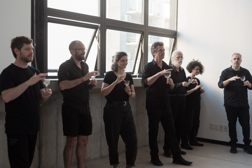 intervención artística de música con copas