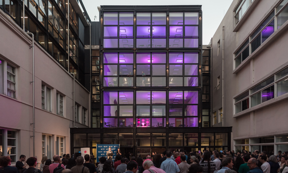 Ceremonia de inauguración de la remodelación obra edificio