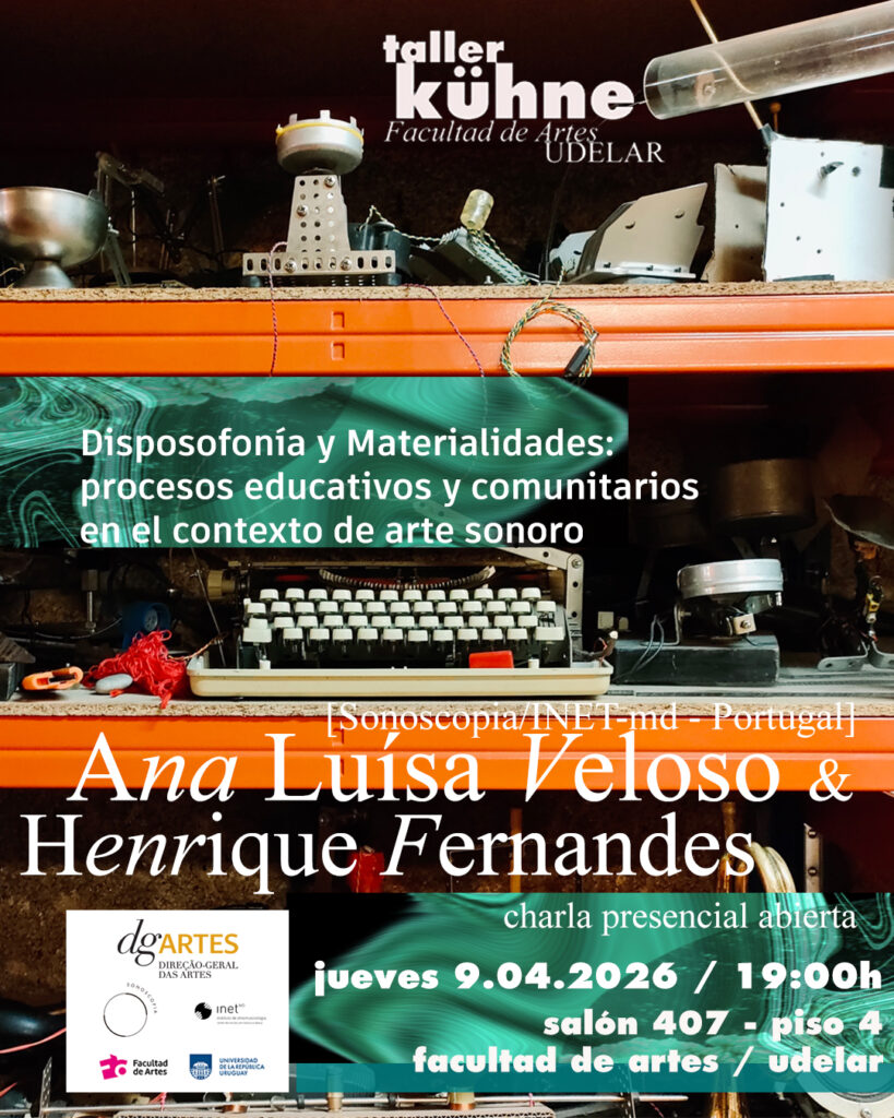 Gráfico de difusión de la charla sobre arte sonoro con imagen de objetos y dispositivos antiguos sobre estanterías, incluida una máquina de escribir.